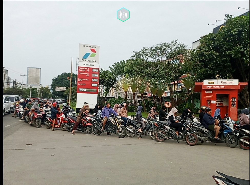 Cuaca Buruk Di Medan, Mengakibatkan BBM Sulit Tersalurkan
